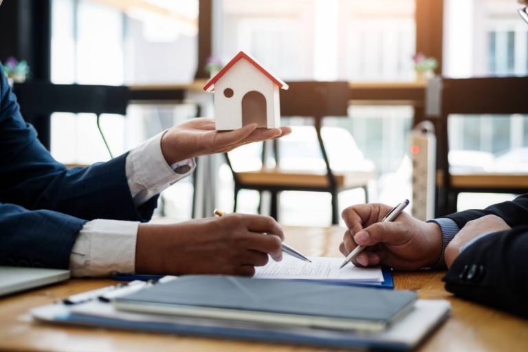 découvrez comment changer d'assurance habitation facilement et profitez des meilleures offres pour protéger votre logement au meilleur prix.