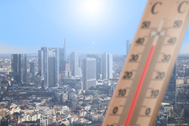 découvrez comment les inondations pourraient impacter le coût de l'assurance habitation d'ici 2050 et préparez-vous aux défis futurs.